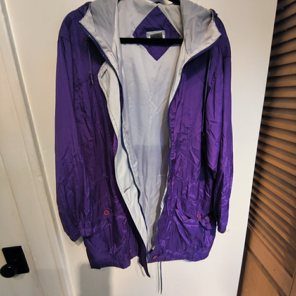 Whitefish Bay Windbreaker, extra length protection, hood, full zipper & buttons - Picture 4 of 5